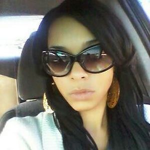 Meet your Posher, Elle